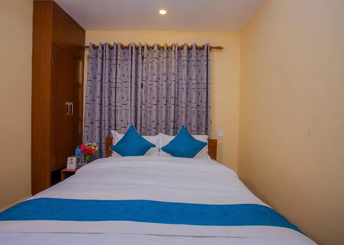 ホテル Oyo 273 Rara Palace
