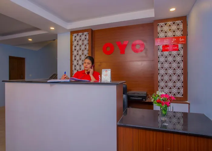 Oyo 273 Rara Palace 2*