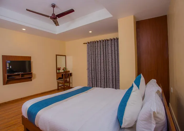 Oyo 273 Rara Palace ホテル